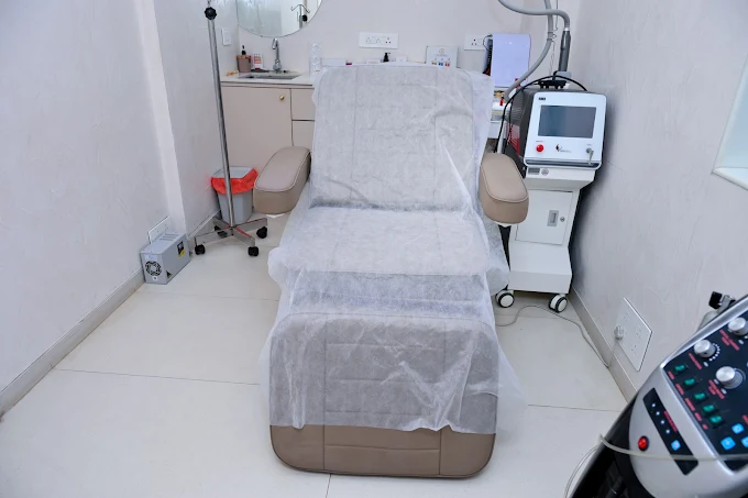 Mumbai Cosmetic Centre laser treatment room setup in Malad