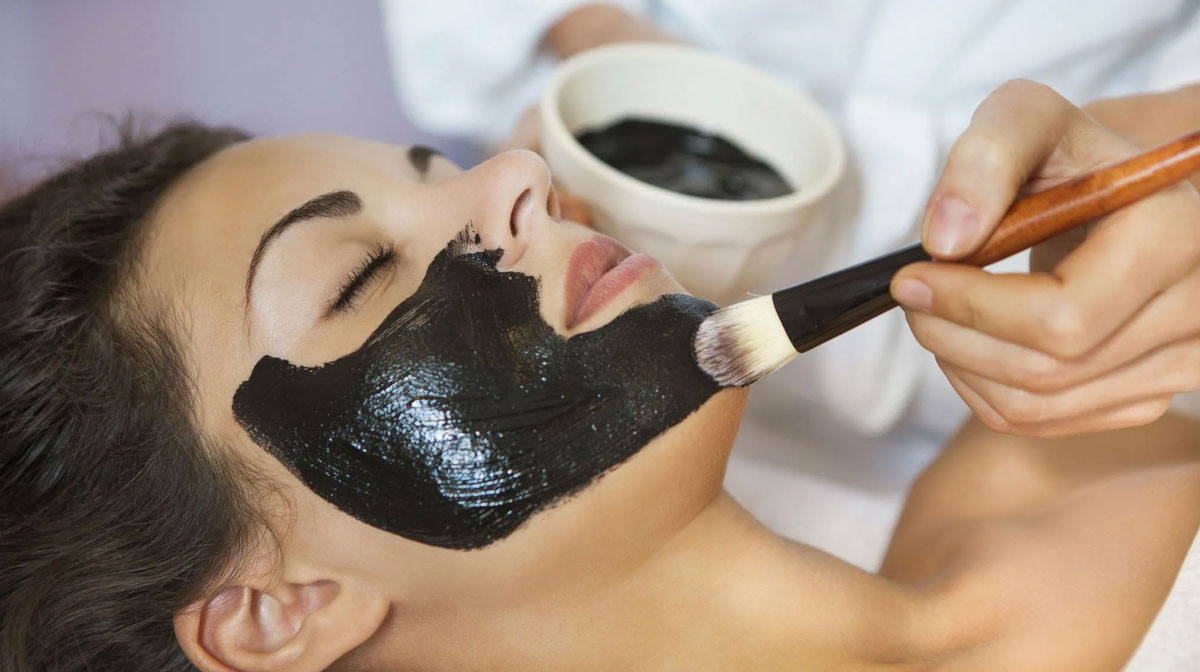 Carbon Facials Treatment